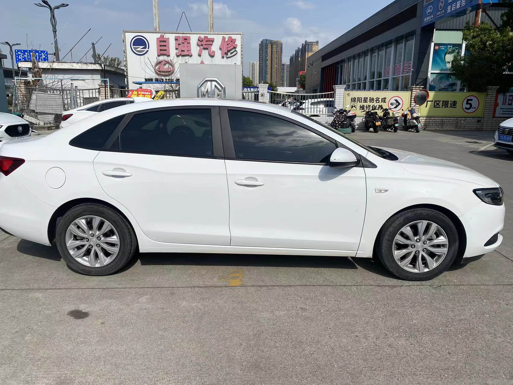 Cheap Used Buick Excelle 2021 1.5L white Automatic Gasoline sedan Voiture d'occasion Second Hand Used Cars For Sale From China