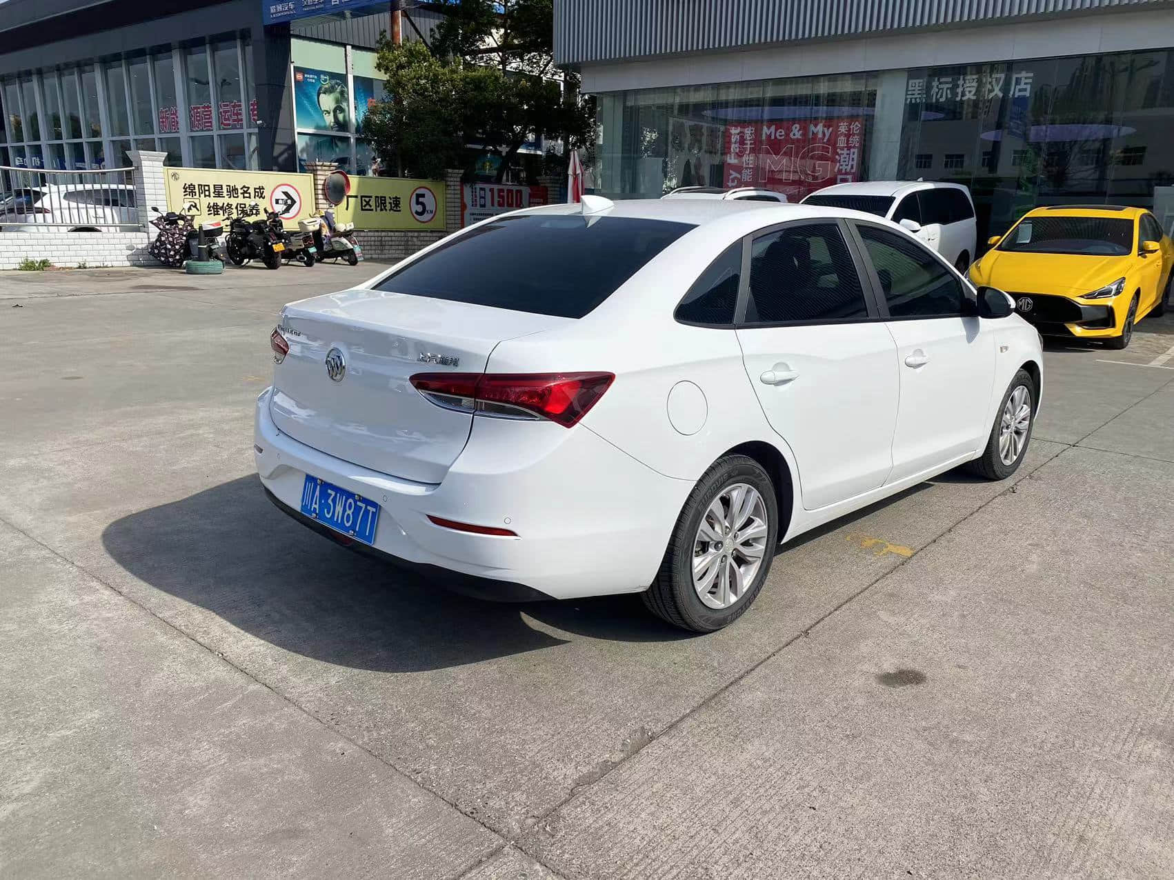 Cheap Used Buick Excelle 2021 1.5L white Automatic Gasoline sedan Voiture d'occasion Second Hand Used Cars For Sale From China