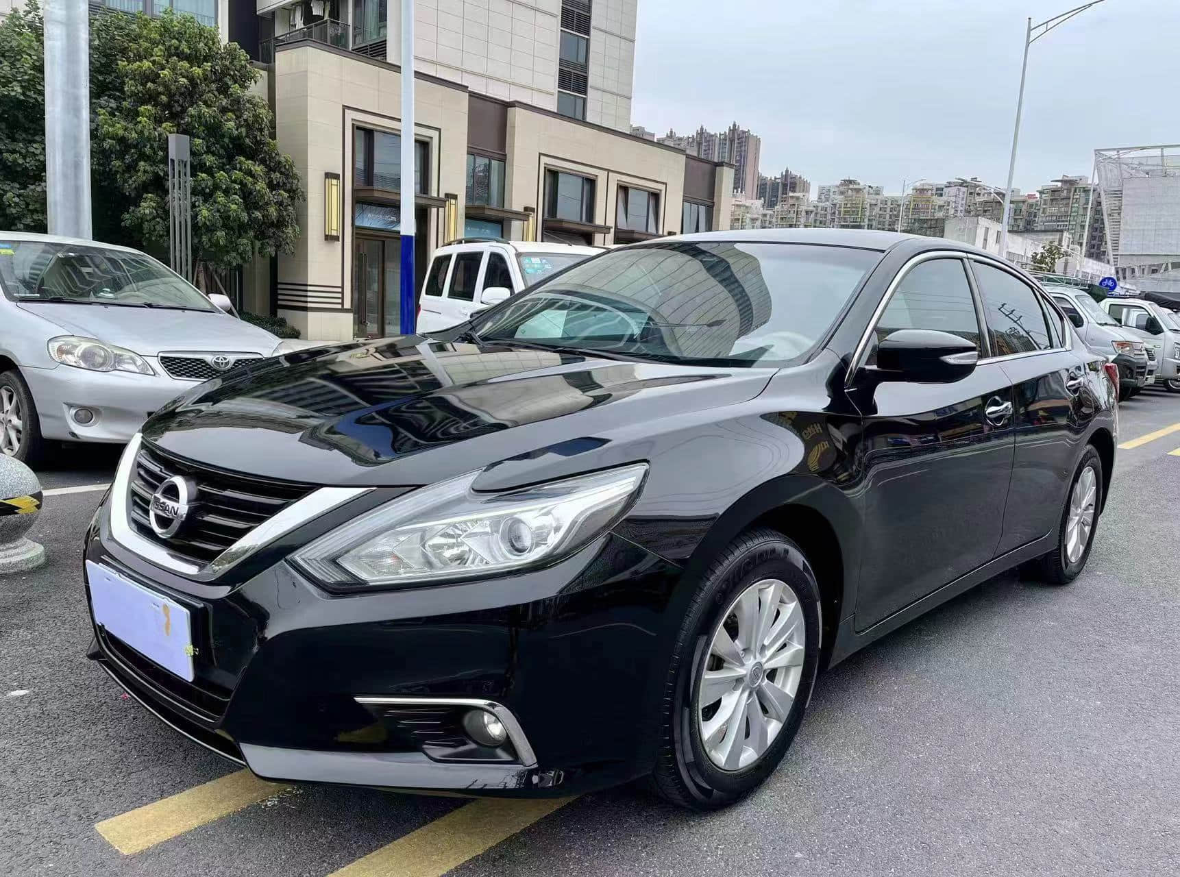 Flash sale Used Dongfeng Nissan 2018 2.0L XL Business Edition Wholesale Sedan Vehicle Fuel Second hand Cars Gasoline Used Car from China