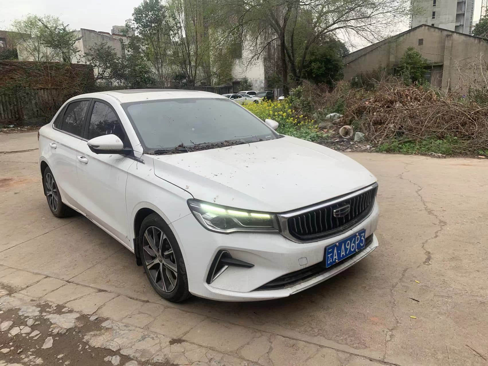 High Quality Used Geely Emgrand 2022 Fourth 1.5L CVT White Automatic Gasoline Sedan Voiture d'occasion pas cher Second Hand Used Cars For Sale From China