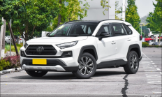 体验一汽丰田-RAV4荣放，外观硬朗，空间实用，省油好开