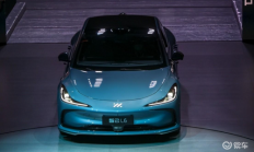 智己L6从Model 3手中夺回王座！新一代纯电标杆来了