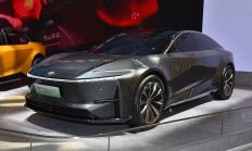 丰田豁出去了，联合华为小米造了台新车，外观漂亮，价格很低