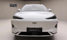 全新架构打造，搭载国产芯片，吉利银河E5首发亮相